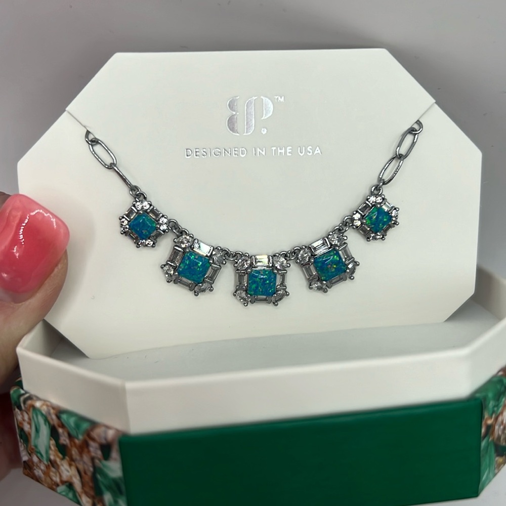 NWT- new May necklace